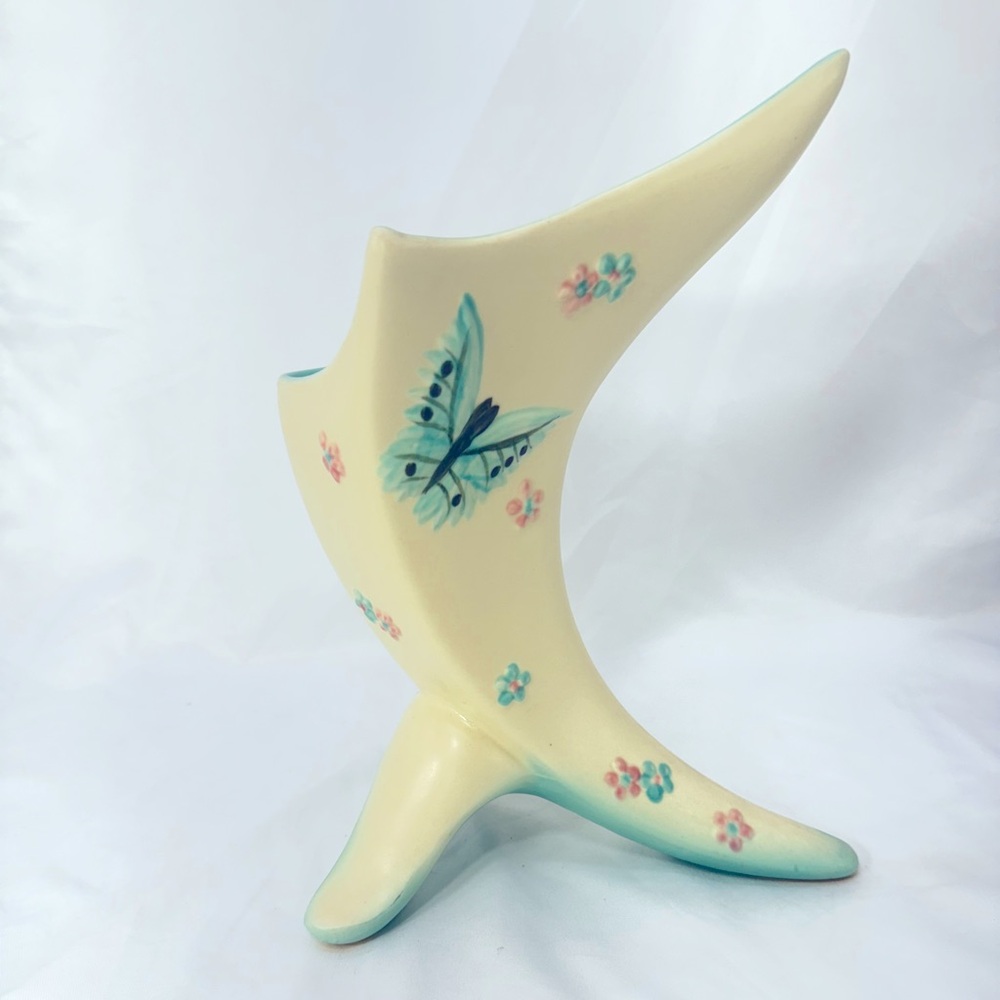VTG Hull Butterfly Cornucopia Vase